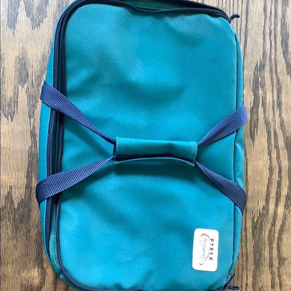 Pyrex Portables insulated bag